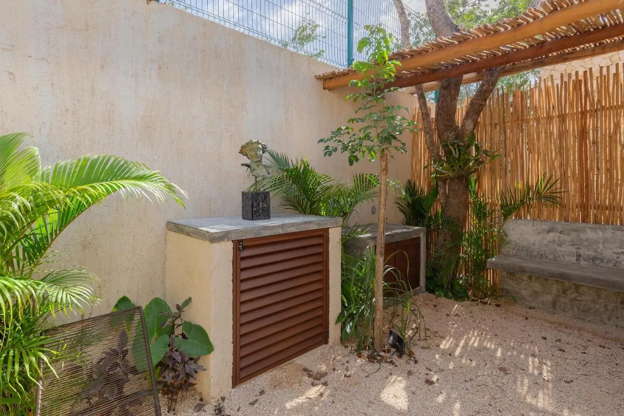 Utskin Tulum 0*,